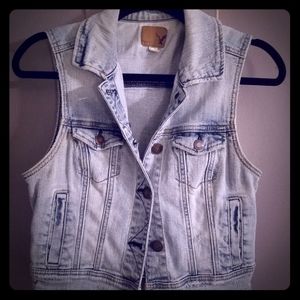 American Eagle AE Jean Vest